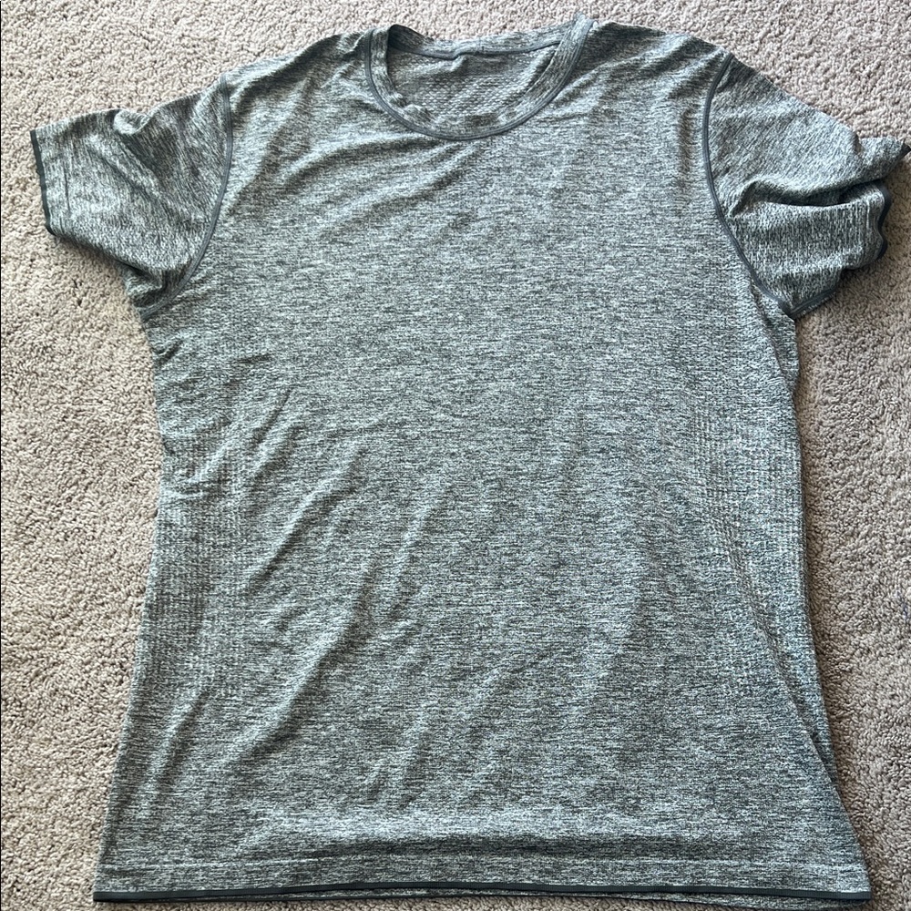 lululemon athletica Gray Short Sleeve Tee